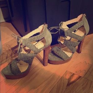 Jessica Simpson heels